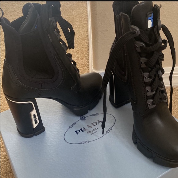 Beautiful black Parada booties! Special to feel fashion this Winter - Picture 5 of 8